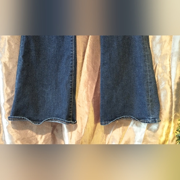Y2K Old Navy (2009 - 2011) Flare Bottom Jeans - Picture 7 of 11